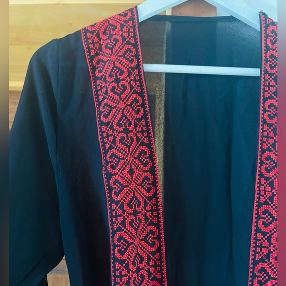 Beautiful Embroidered Robe - Picture 4 of 5